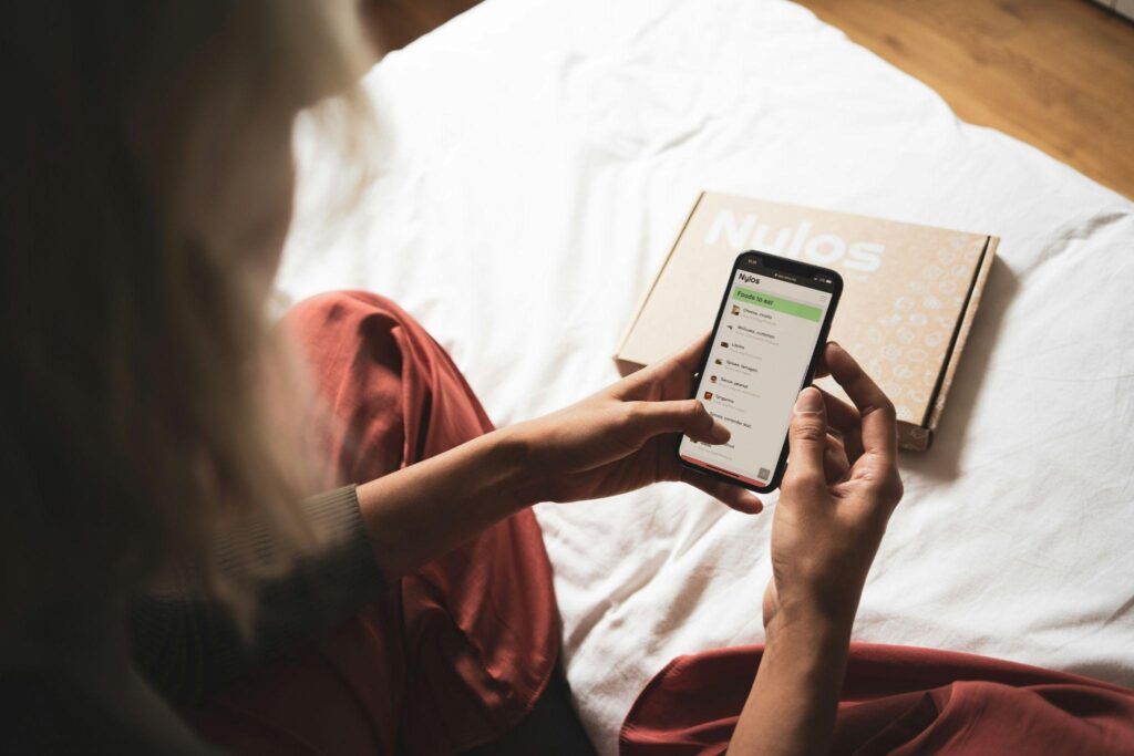 Žena s mobilom